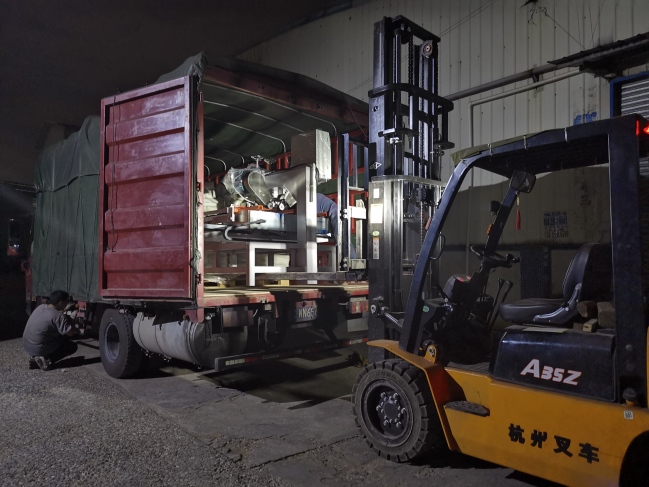 浙江嘉兴走起  1200型手推数控双刀切割机一台